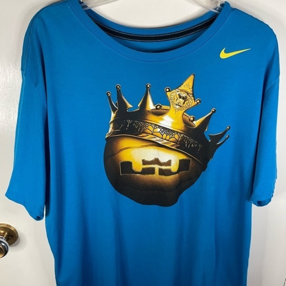 Nike Lebron James Kings Crown Ball Graphic Dri Fit T-Shirt  Size XL ‎ Blue